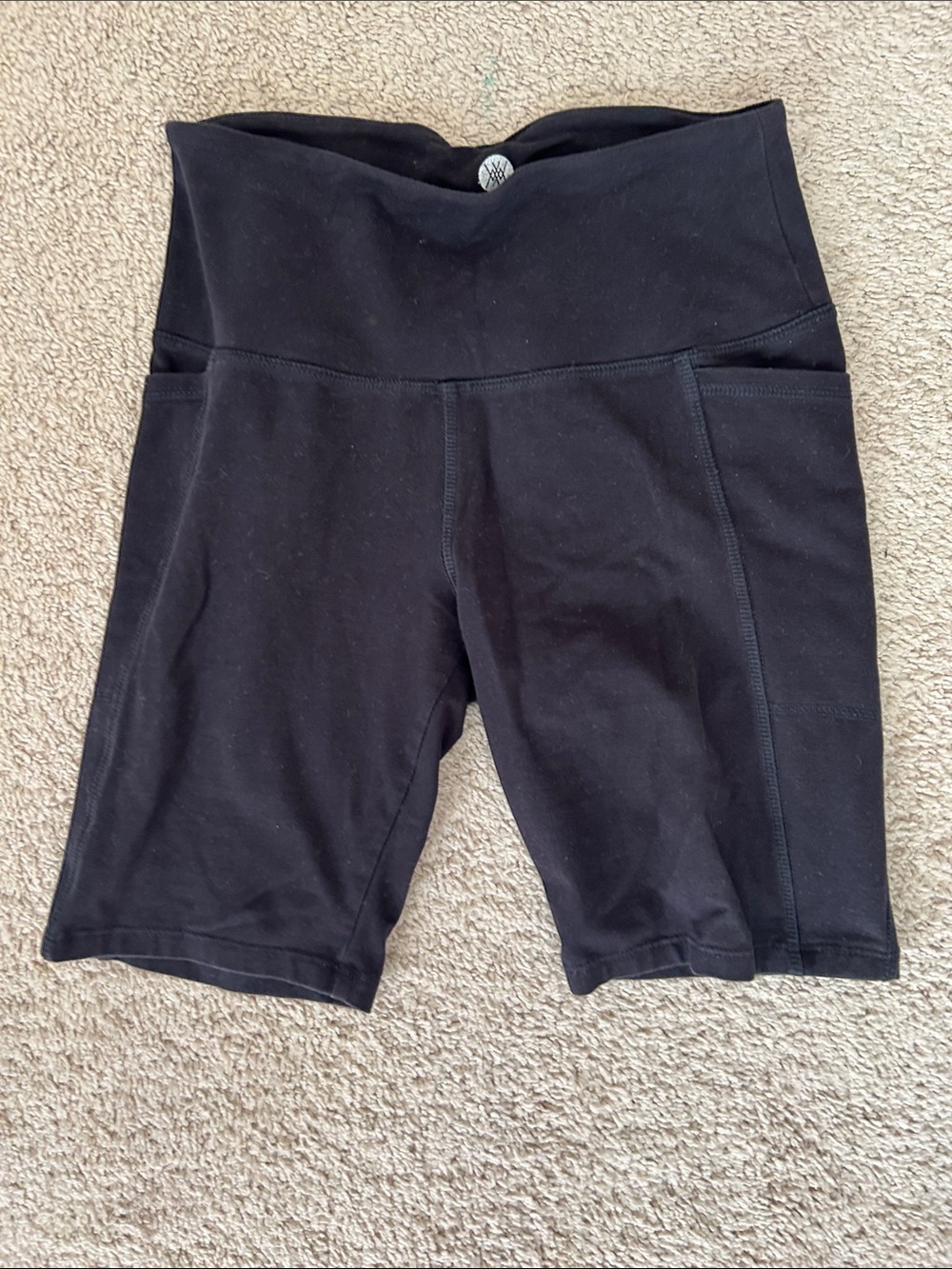 WVN Movement High-Waist Black Bike Shorts with side Pockets Organic Cotton